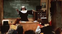 Sister Act 2 – Più svitata che mai stasera 30 luglio: la mitica suora torna a divertire con le sue avventure
