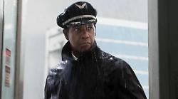 Flight stasera 1 agosto: un sontuoso Denzel Washington sventa un disastro aereo ma si arrende all'alcool. Trama e cast