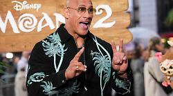  Baywatch stasera 7 agosto: il film ispirato dalla serie televisiva  con Dwayne “he Rock Johnson nel ruolo del tenente Mitch Buchannon