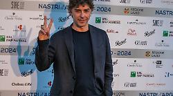 Restiamo amici stasera 19 agosto: humor, emozione e un’avventura rocambolesca. Trama e cast del film