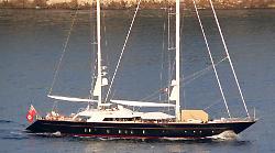 "La Luna" spunta all'Argentario: è il mega yacht a vela di 53 metri 