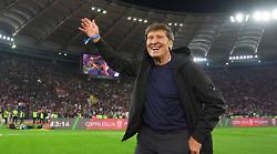 Evviva, torna Gianni Morandi: stasera 23 agosto il nuovo show del cantante