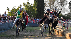 A Vetulonia torna il Palio dei Ciuchi: due giorni di storia, festa e sfide tra contrade