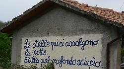 La Festa della poesia a Salaiola, il borgo dove i versi sono scritti anche sui muri