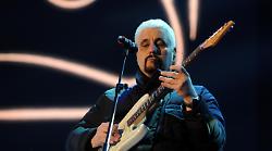 Pino Daniele, il cantore di Napoli che ha fatto sognare l'Italia intera. La carriera, la morte improvvisa, il tributo della sua gente e l'eredità senza tempo