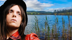 Lucio Corsi e “La Lucertola”: una canzone per salvare il lago dell’Accesa
