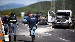 Vergogna Aurelia, l&rsquo;urlo della Maremma a passo d'uomo a Capalbio: "Basta morti, ora sicurezza"