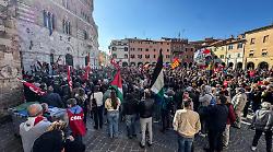 Cittadini in piazza per la pace: una manifestazione per la fine del conflitto israelo-palestinese- le FOTO