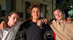 Giovani talenti in concerto: il trio Jazzmatazz conquista il pubblico della Festa dell’Uva