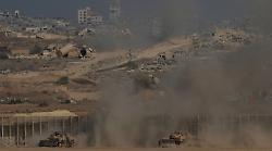 Realpolitik stasera 8 ottobre: il piano di pace per Gaza e le voci di D’Alema, Renzi, Vendola