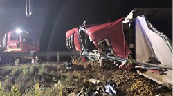 Camion si ribalta sull’Aurelia: feriti due ragazzi di 27 e 35 anni