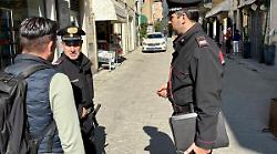 Controlli a tappeto dei carabinieri: 200 persone identificate, 15 multe, due patenti sospese sul posto