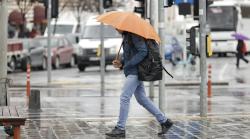 Maltempo, l'allerta resta alta: temporali forti, vento e mareggiate
