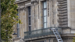 Colpo al Louvre, altri cinque arresti: i ladri confessano, è ancora caccia al bottino