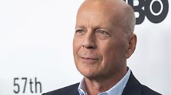 Paradise City stasera 6 novembre su Italia 1: Bruce Willis e John Travolta tra vendetta, corruzione e Hawaii oscure