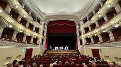 Gli studenti dell’alberghiero diventano protagonisti degli aperitivi al Teatro degli Industri