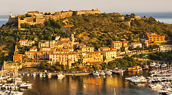 Da cabina telefonica a biblioteca comunitaria: Porto Ercole lancia un nuovo punto di lettura