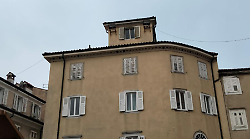 Tragedia a Muggia: lutto cittadino dopo l’omicidio del bambino di 9 anni