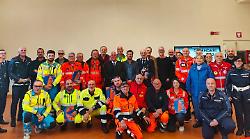 La città dedica i calendari 2026 ai volti di chi tutela la comunità: Polizia locale e Protezione civile 