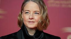 Splendida Cornice stasera 11 dicembre: Jodie Foster e Fabrizio Bentivoglio illuminano una puntata speciale