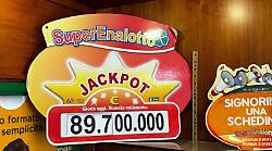 Lotto, Superenalotto e 10eLotto: i numeri vincenti dell'estrazione di oggi gioved&igrave; 11 dicembre. Jackpot da sogno