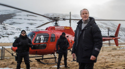 Operation Napoleon, stasera 12 dicembre un thriller glaciale: il film svela il segreto del ghiacciaio islandese