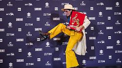 Lucio Corsi super ospite della finale di Ballando con le Stelle: emozioni stasera 20 dicembre su Rai 1