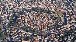 Pacchi alimentari per le famiglie in difficolt&agrave;: l&rsquo;iniziativa natalizia della Camst 