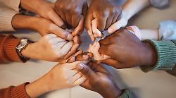 20 dicembre, il mondo celebra la solidariet&agrave; umana