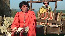 Non ci resta che piangere: stasera 29 dicembre su Rete 4 il viaggio nel tempo pi&ugrave; comico del cinema italiano. Il capolavoro con Troisi e Benigni 