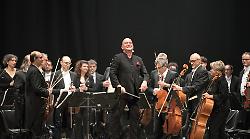 L'Orchestra, tre tenori, una soprano: il Concerto di Capodanno agli Industri diretto da Colombini