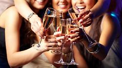 Capodanno, ordinanza del Comune per la sicurezza: stop a vetro e lattine nel centro storico