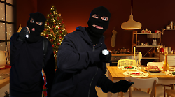 Ladri nelle case a Capodanno e nei giorni della Befana. Attenzione ai furti, come cercare di difendersi 