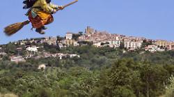 La Befana brucia le tappe: in paese arriva il 2 gennaio con canti, folklore e calze per tutti