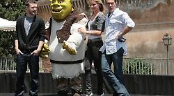 Shrek Terzo, torna in tv l&rsquo;orco pi&ugrave; amato: dovr&agrave; salvare il regno e fare i conti con la paternit&agrave;