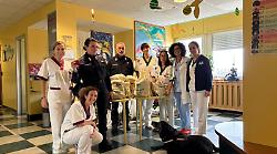 Epifania di solidariet&agrave;, una carovana di Befane porta doni all&rsquo;ospedale: le foto