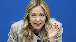 Anche il Corriere alla conferenza stampa di Giorgia Meloni