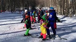 Sci e montagna: oltre 60 giovani sulla neve, al via i corsi dello Sci Club Lo Scoiattolo