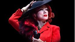 Nancy Brilli protagonista a Grosseto: al Teatro degli Industri in scena "Il padrone", la commedia noir di Gianni Clementi