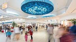 Vasco Rossi accende il centro commerciale: all'Aurelia Antica il tributo all'artista con &ldquo;Tutta colpa di Vasco&rdquo;