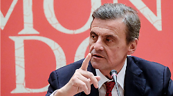 Carlo Calenda a Grosseto: incontro su astensionismo, democrazia e nuovo centro riformista