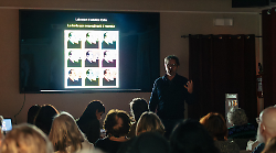 La bellezza non salver&agrave; il mondo: il corso dove Serra e Cont smontano l&rsquo;arte‑discount nella societ&agrave; dei selfie