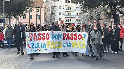 "Passo dopo passo", la pace si fa gesto quotidiano