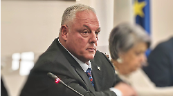 Nasce l'inno Vivarelli Colonna: "Forza sindaco! Arriva col sorriso e non ha paura dei brontoloni". E Lui: "Pensiero speciale". Il brano