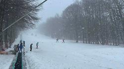 Neve fresca e festa per tutti: sulla Vetta Amiata aperti anche pista bob e campo scuola