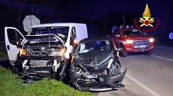 Schianto sulla vecchia Aurelia: auto contro furgone, feriti una donna e un giovane
&nbsp;