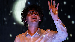 La star TikTok della divulgazione  sbarca a teatro: Edoardo Prati canta l'amore alla Fonderia Leopolda