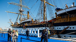Amerigo Vespucci, 95 anni di storia: brindisi sull'Argentario per la nave pi&ugrave; bella del mondo