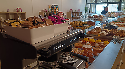 Pizze, dolci e lievito madre: apre la nuova bakery di Valentino Catucci