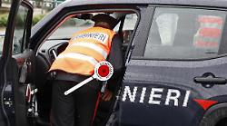 Auto devastate nella notte a Follonica: un fermato. Il centrodestra insorge: "Non si pu&ograve; essere liberi di delinquere"